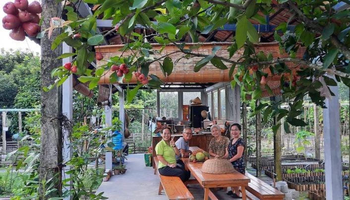 Vuon Nha Ngoai Garden Homestay Хошимин Экстерьер фото